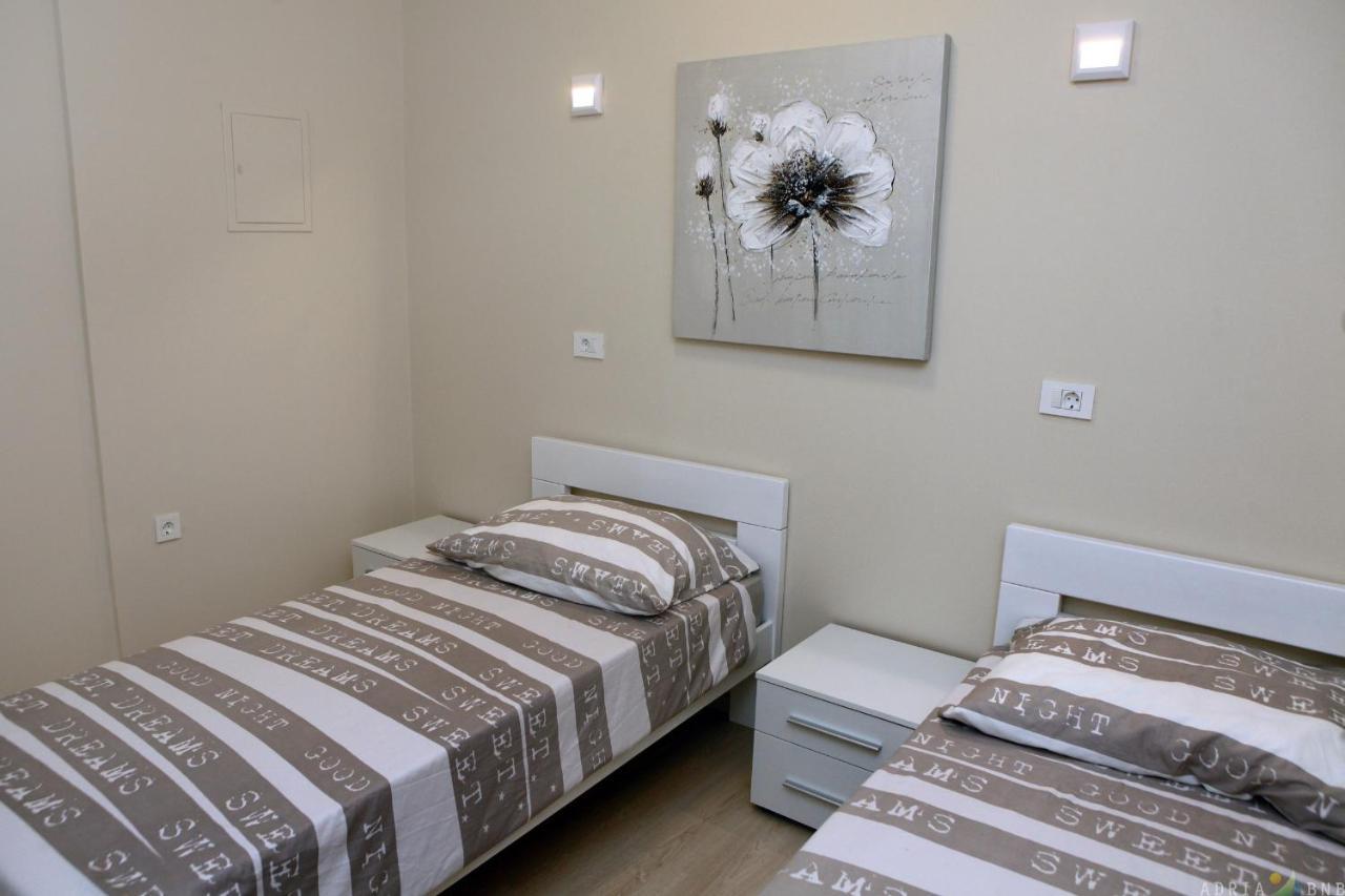 Spacious Izola Apartment Sl Eksteriør billede